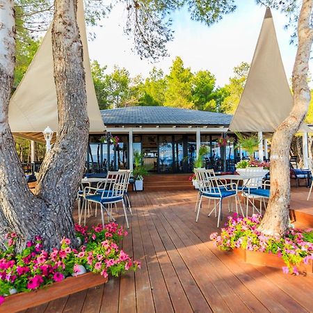 Ecuador Resort Zverneci Εξωτερικό φωτογραφία