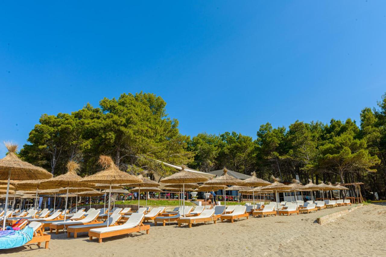 Ecuador Resort Zverneci Εξωτερικό φωτογραφία