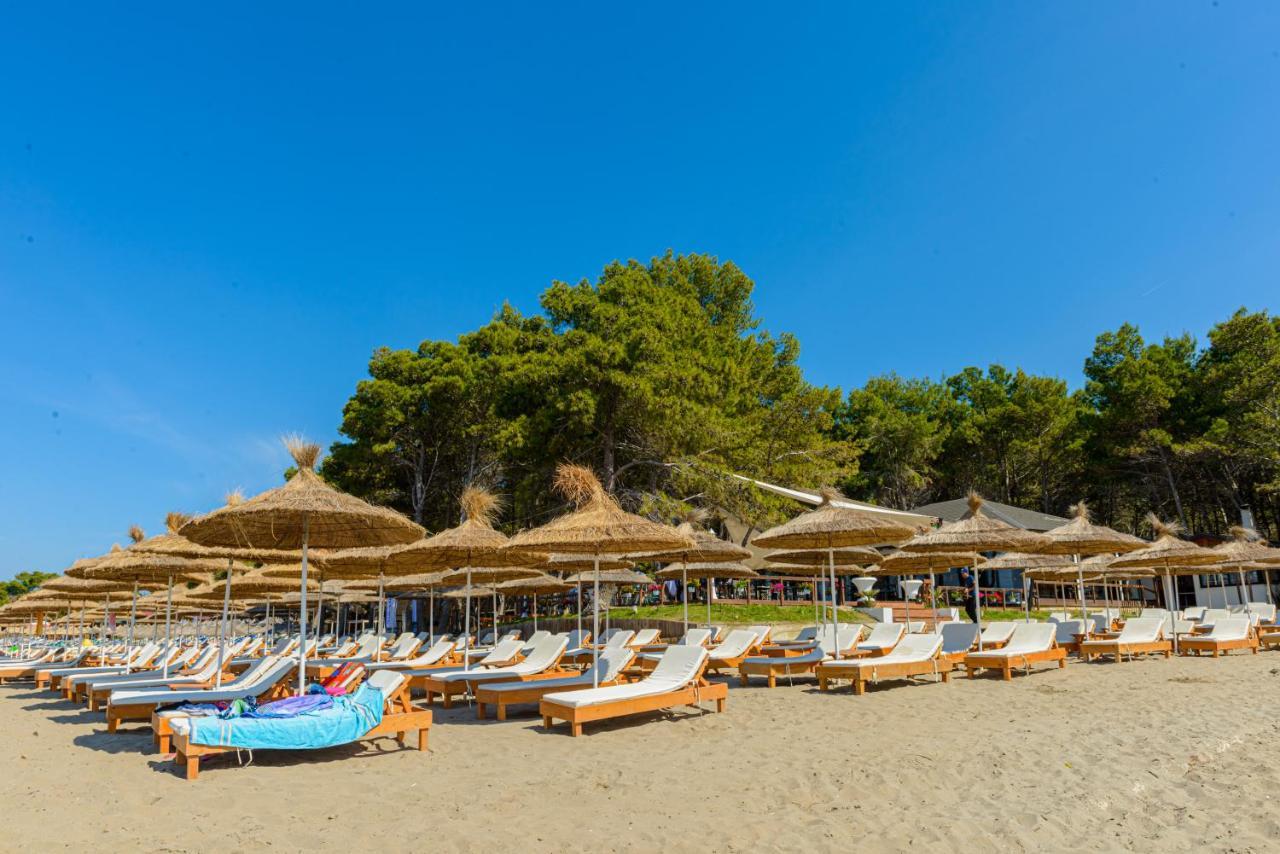 Ecuador Resort Zverneci Εξωτερικό φωτογραφία