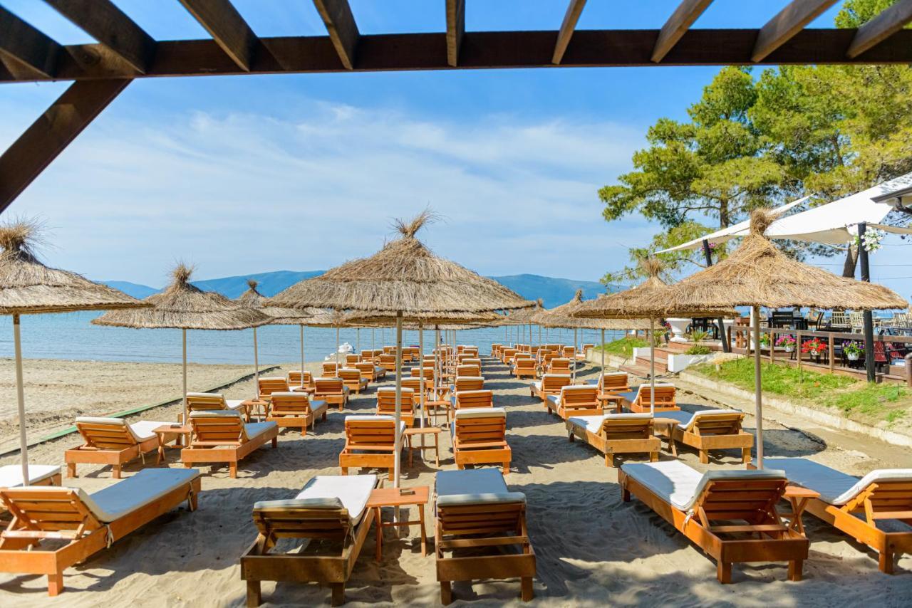 Ecuador Resort Zverneci Εξωτερικό φωτογραφία