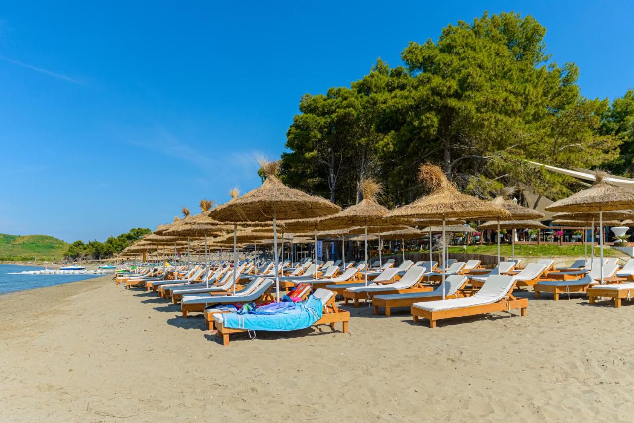 Ecuador Resort Zverneci Εξωτερικό φωτογραφία