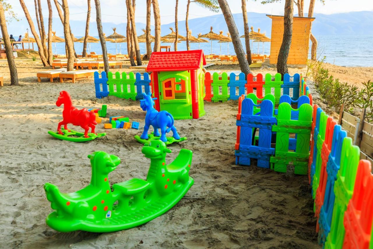 Ecuador Resort Zverneci Εξωτερικό φωτογραφία