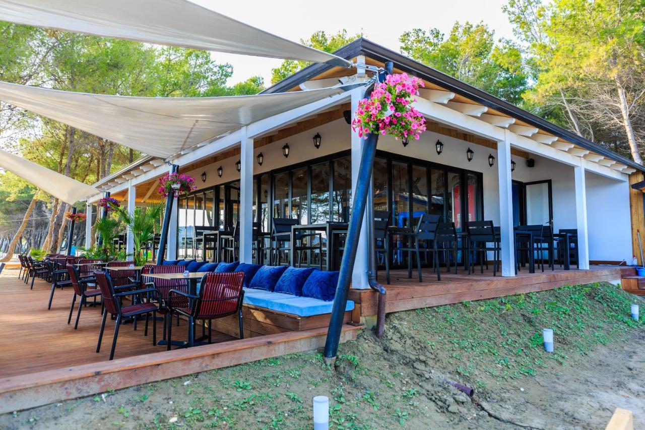 Ecuador Resort Zverneci Εξωτερικό φωτογραφία